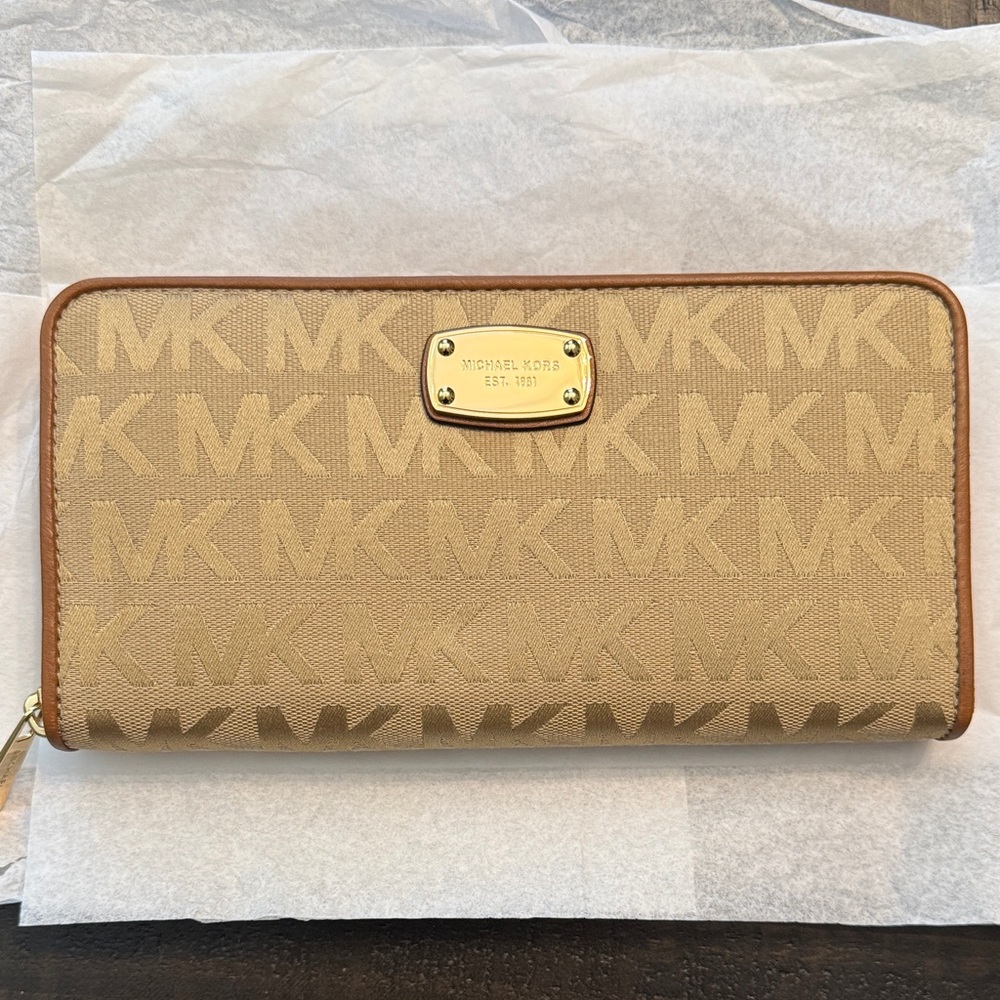 Michael Kors Beige Logo Wallet